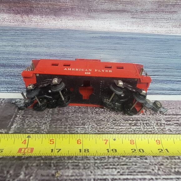 Vintage American flyer S gauge plastic red/gold rails caboose train car #638 - Picture 8 of 9